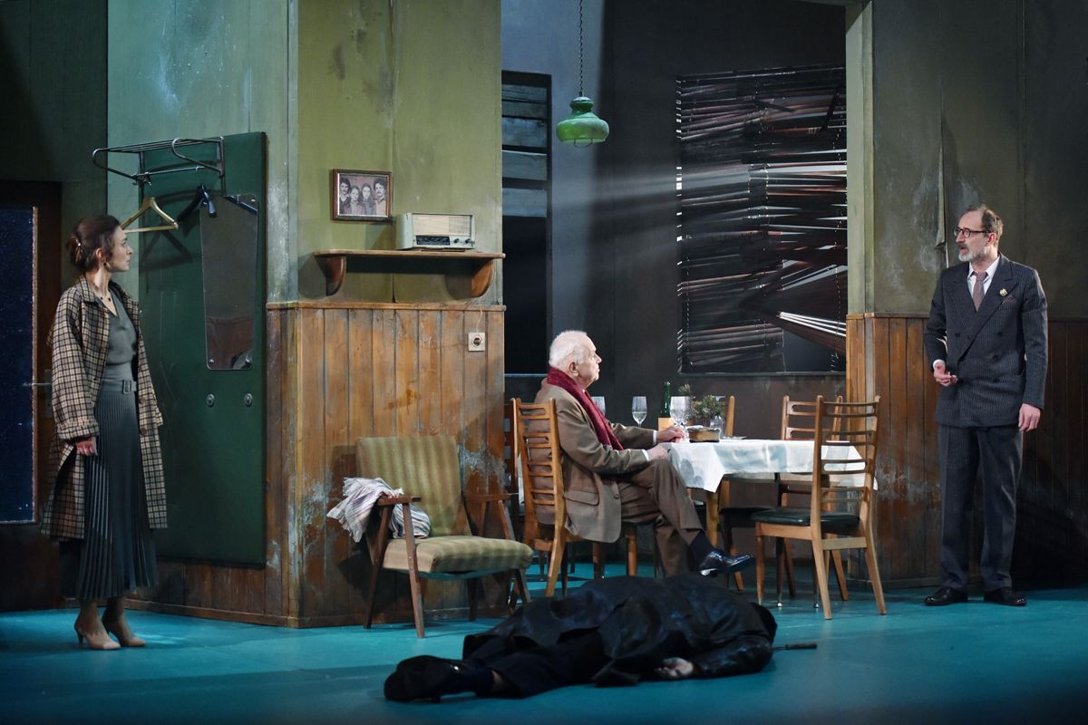 Dominik Smole: Antigona