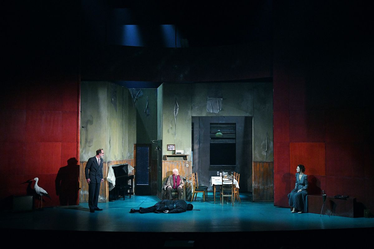 Dominik Smole: Antigona