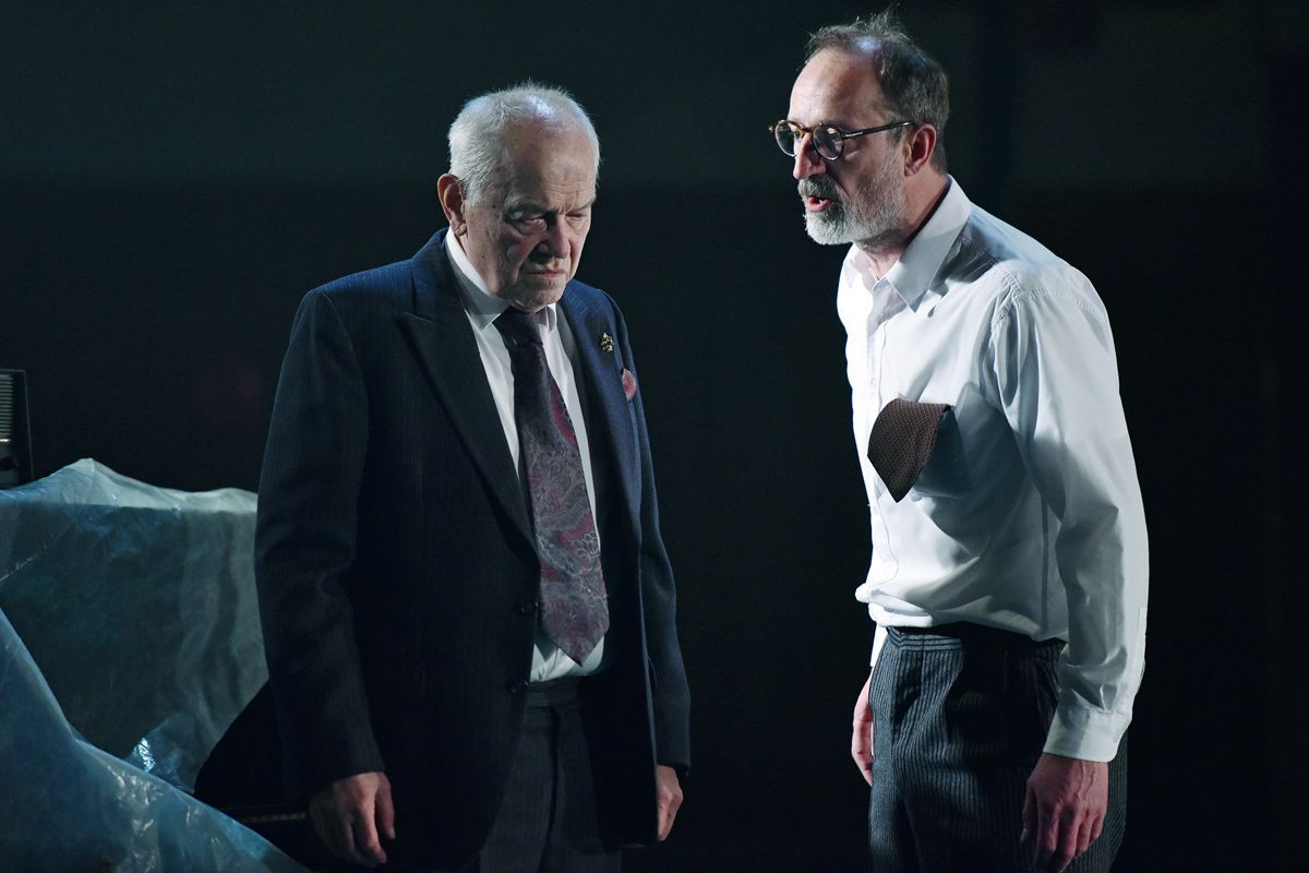 Dominik Smole: Antigona