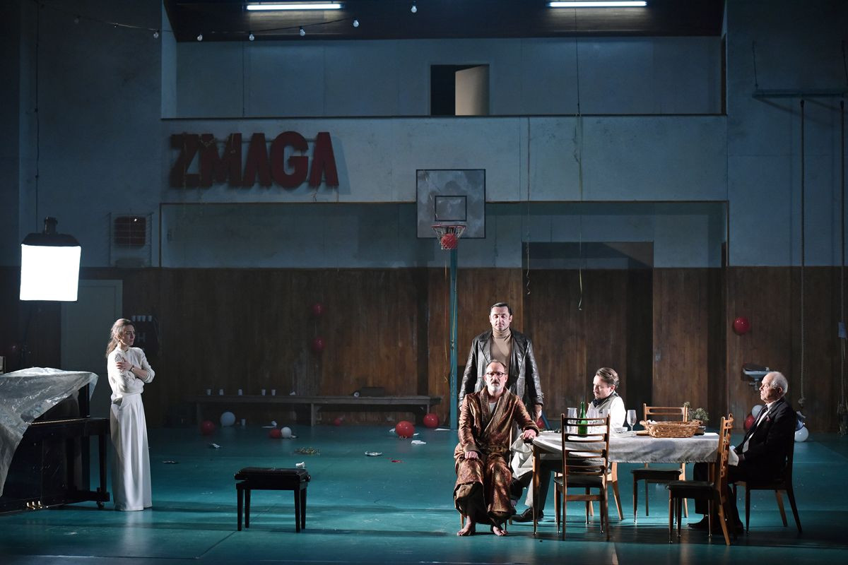 Dominik Smole: Antigona