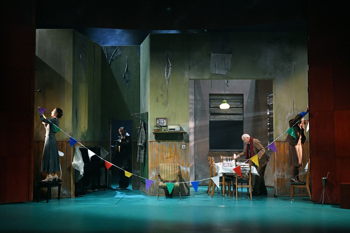 Dominik Smole: Antigona