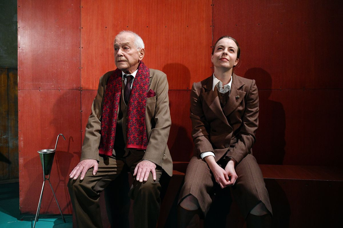 Dominik Smole: Antigona