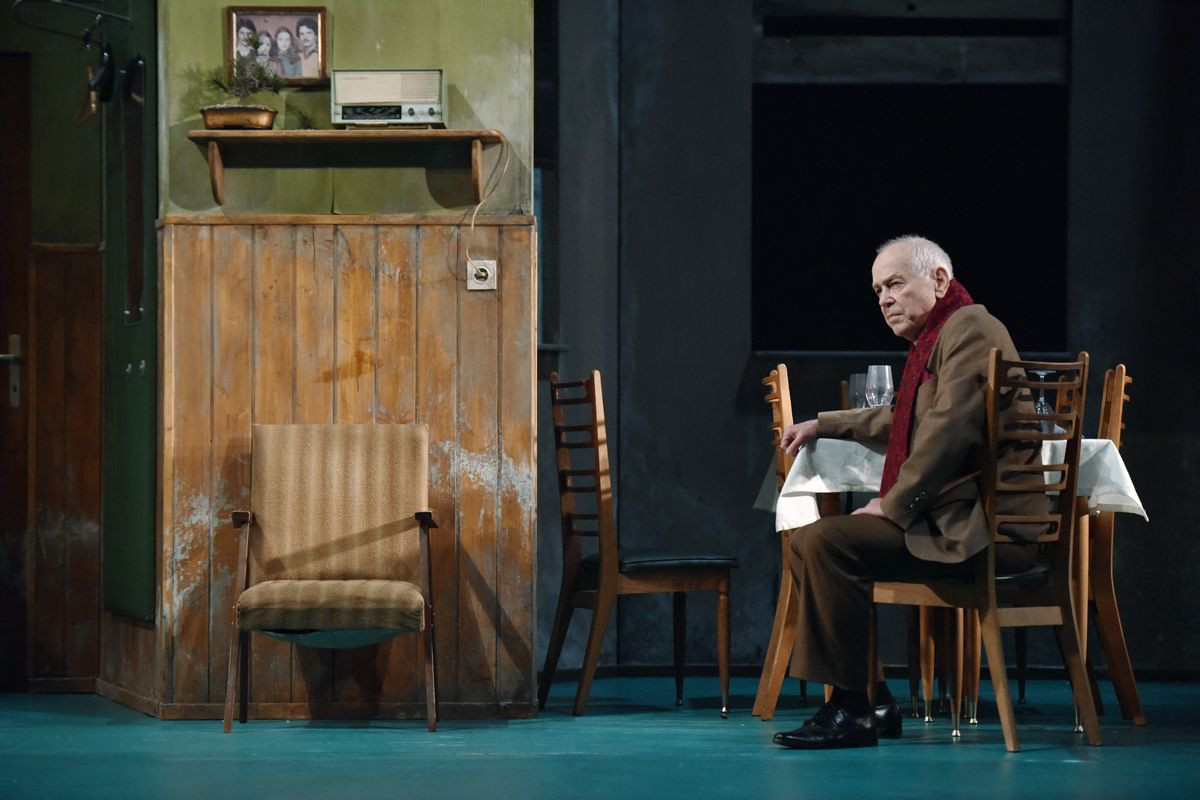 Dominik Smole: Antigona