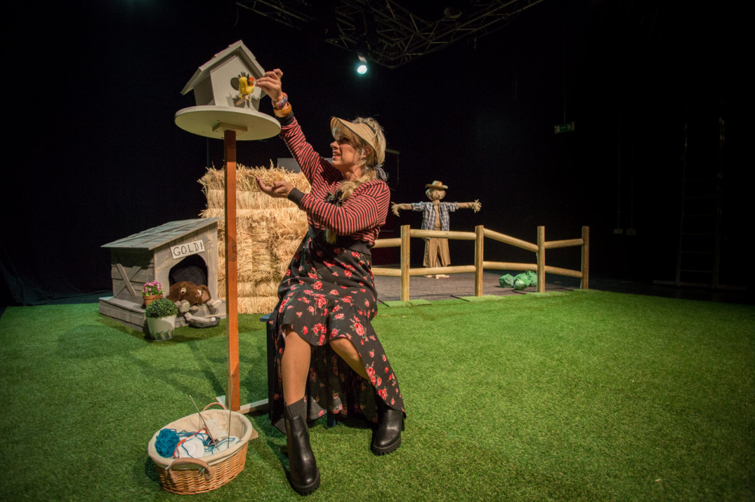 Feri Lainšček / Lojze Krajnčan: Na dvorišču