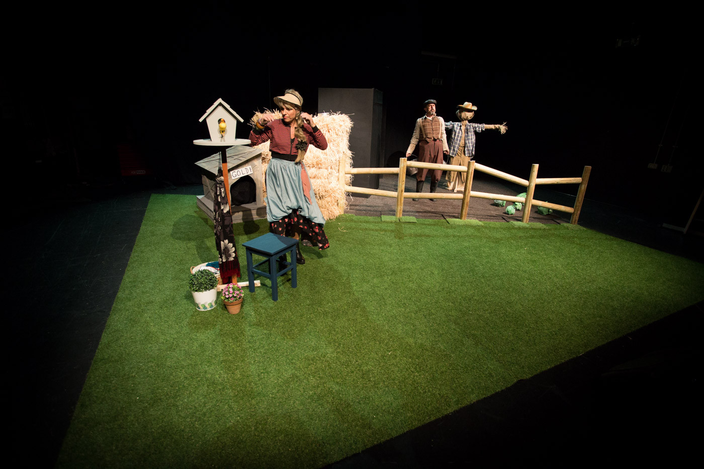 Feri Lainšček / Lojze Krajnčan: Na dvorišču