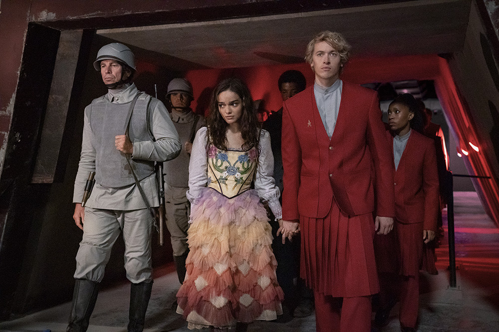 Igre lakote: Balada o pticah pevkah in kačah