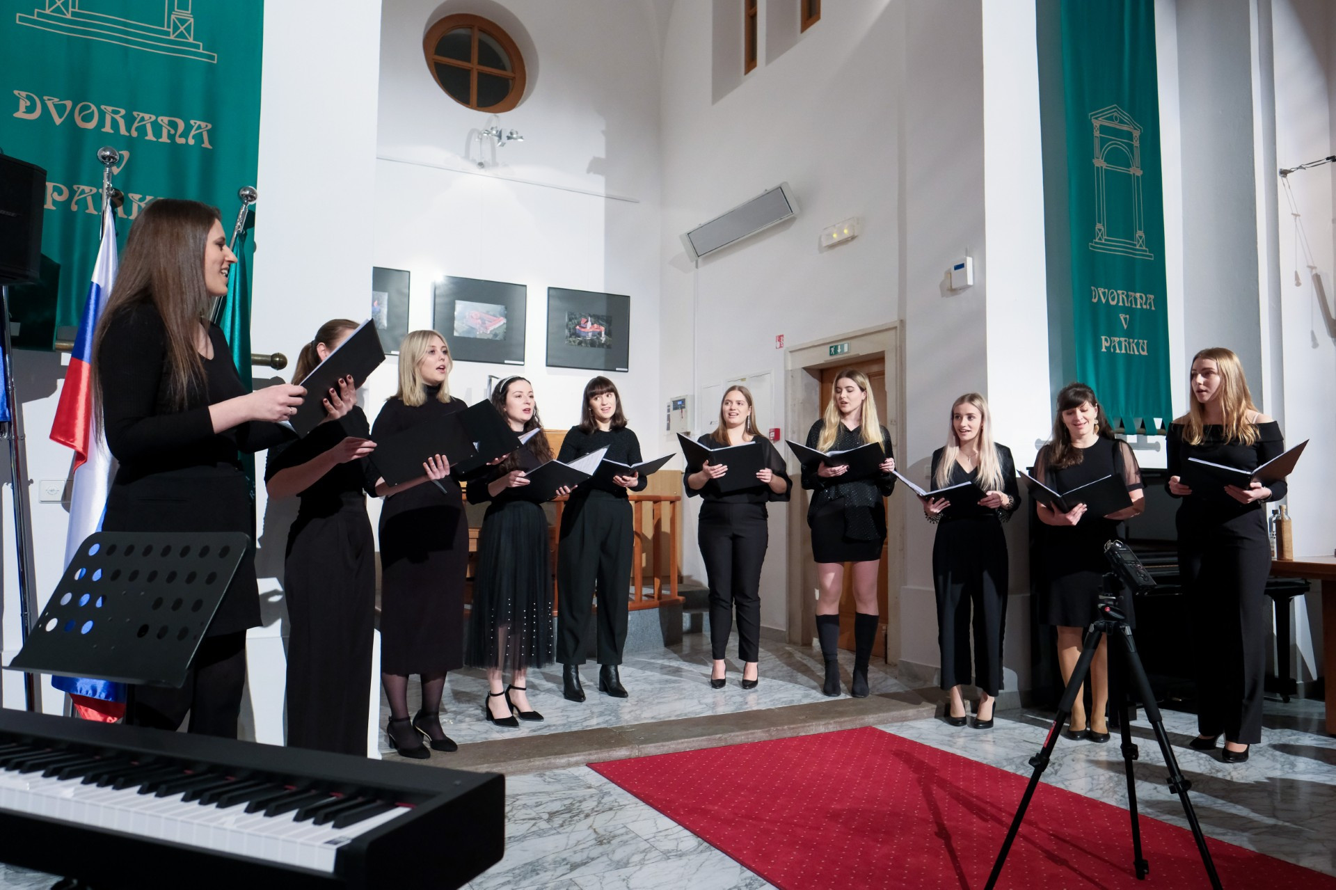Letni koncert vokalne skupine Gloss