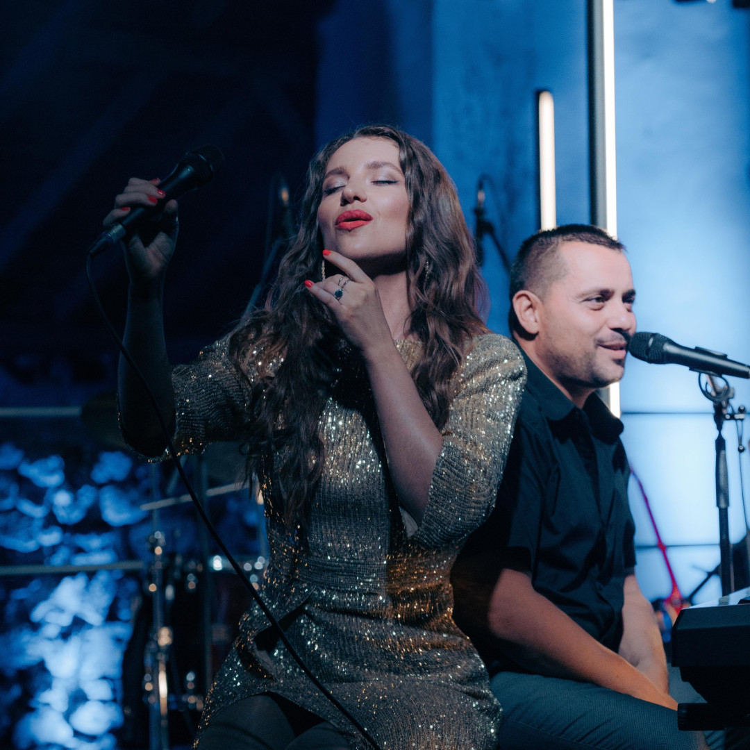 Maja Keuc - Amaya in Uroš Perić z bendom: Cheek to cheek