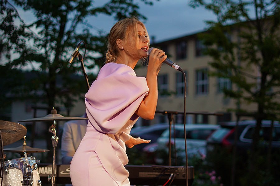 MARAAYA: Prva koncertna turneja