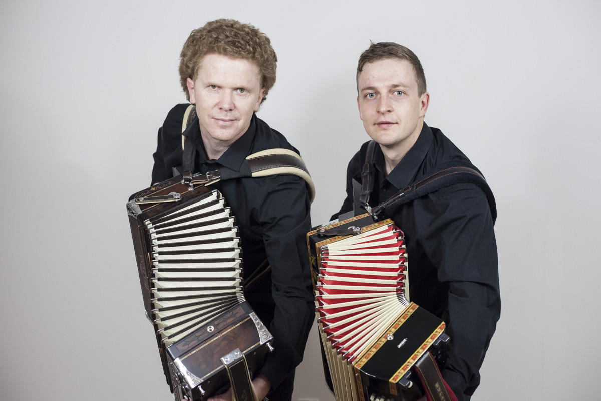 Miha Debevec in Dejan Kušer: Spopad harmonik