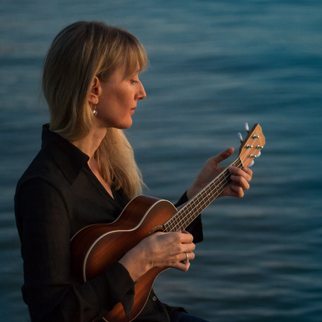 Nika Solce: Koncert uglasbene poezije Srečka Kosovela in Alme Karlin