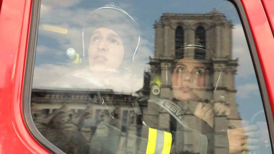 Notre-Dame v plamenih