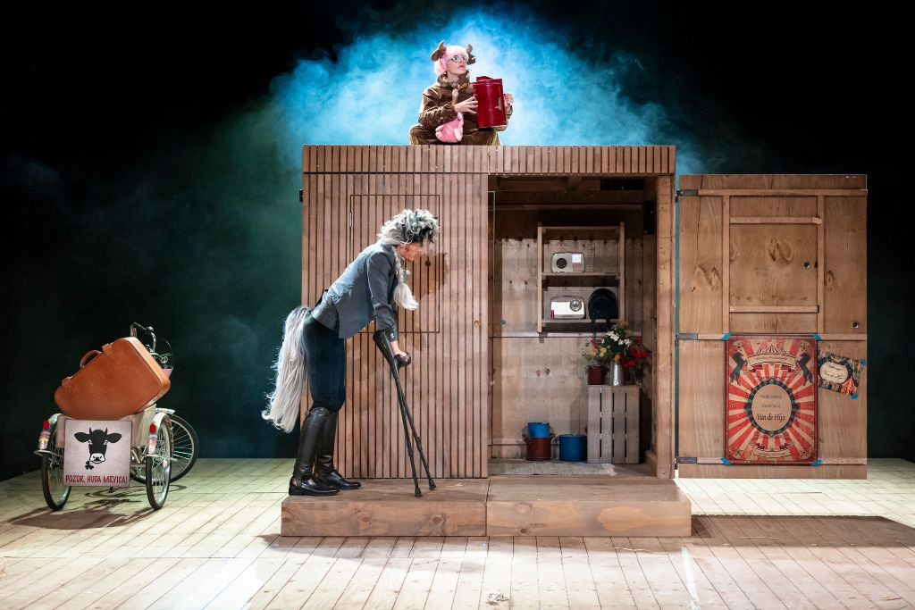 O kravi, ki je lajala v luno