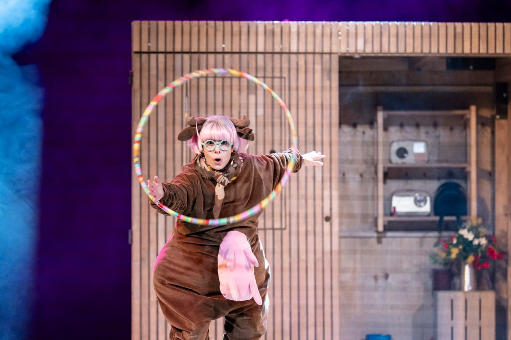 O kravi, ki je lajala v luno