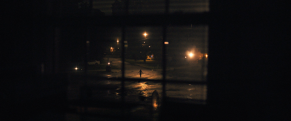 Otroci sredi noči odtavajo.