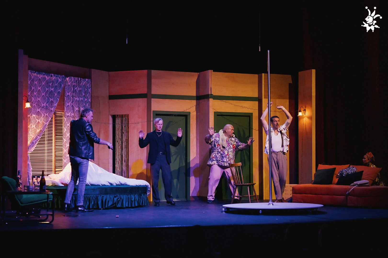 Posli pod krinko (Shady Business)