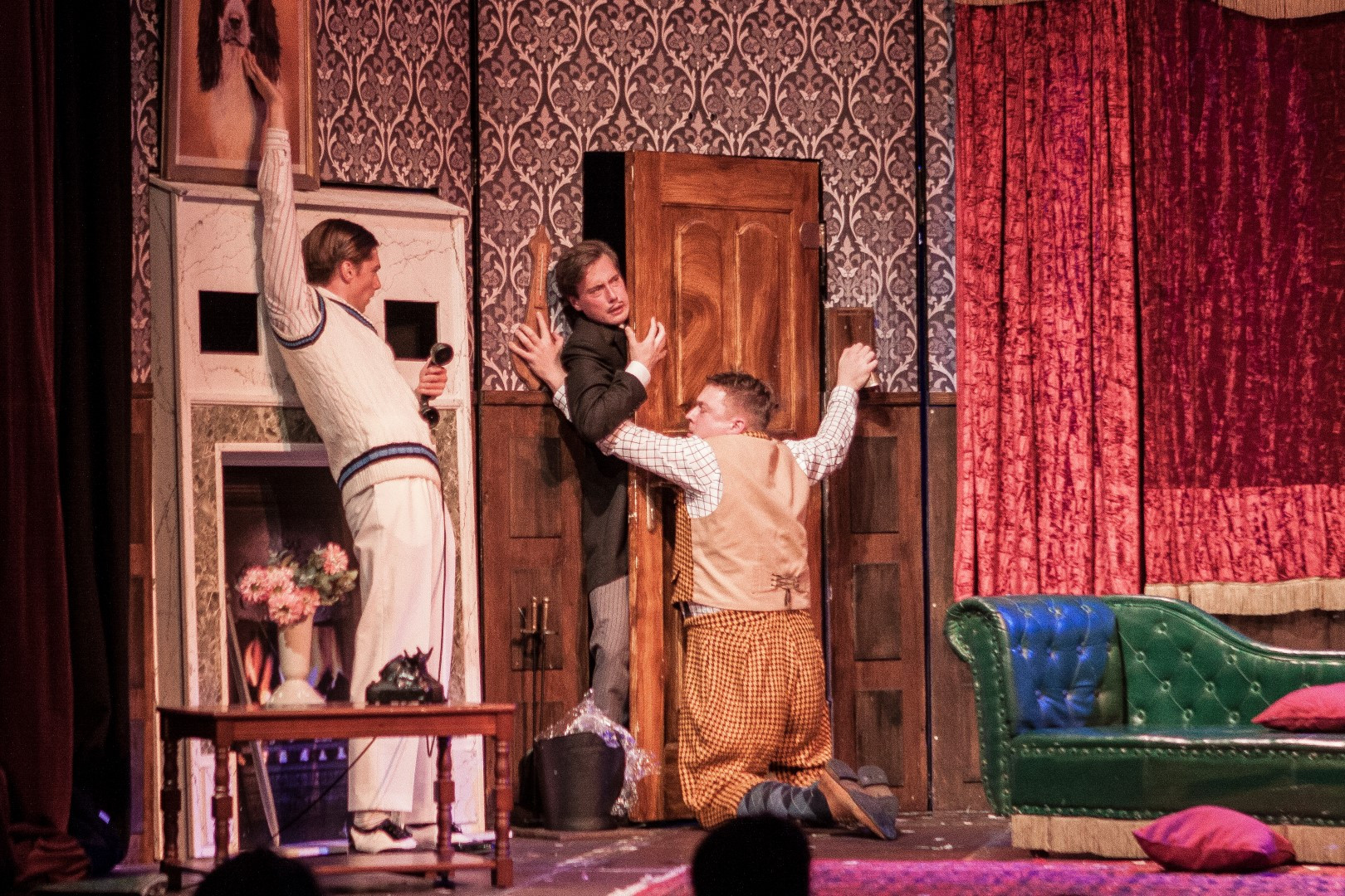 Predstava, ki gre narobe