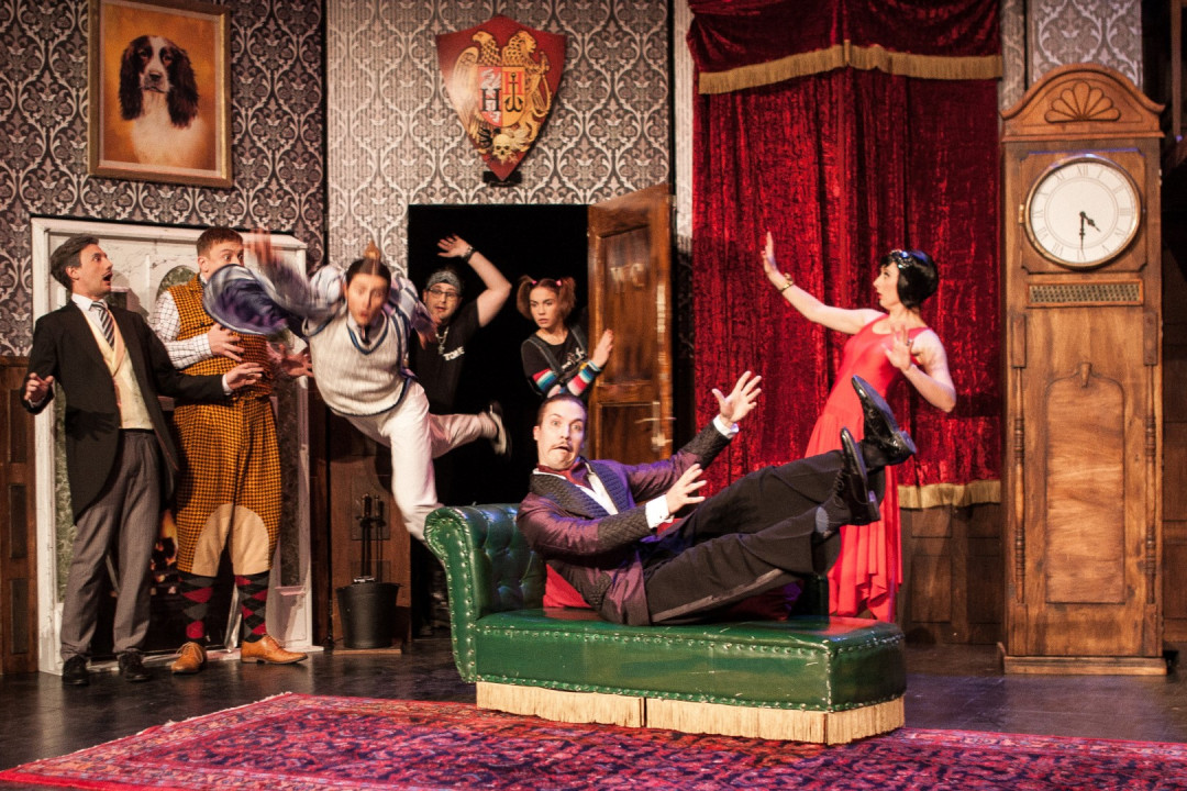 Predstava, ki gre narobe