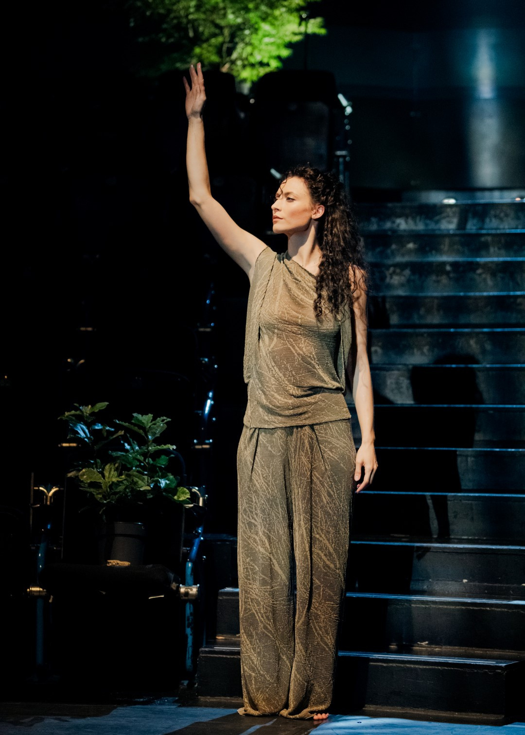 Urška Centa in Domen Novak: TAM, V VRTU