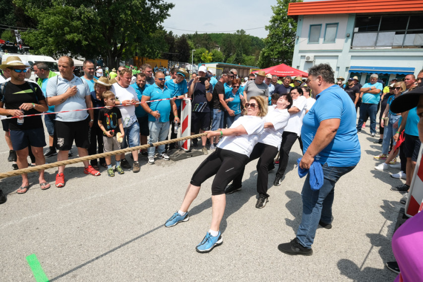 Uspešni nastop zaposlenih na komunalnih igrah v Krškem