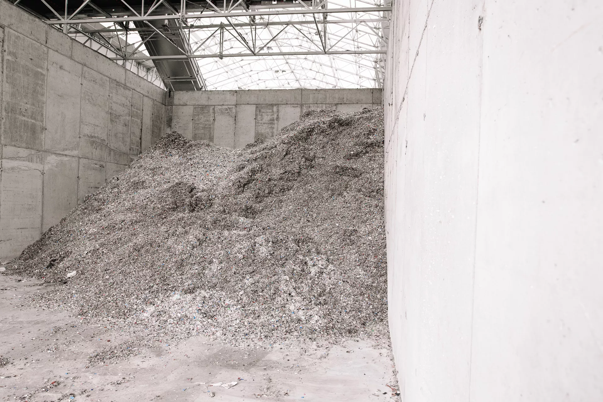 Center za ravnanje z odpadki Spodnji Stari Grad – objekt z napravo za predobdelavo gorljivih frakcij odpadkov v trdno gorivo