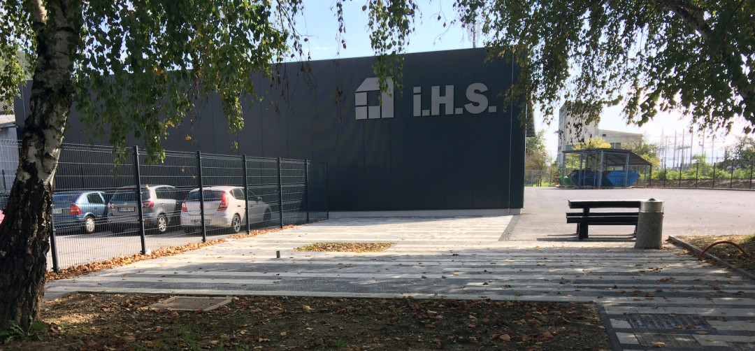 Logistični center I.H.S.