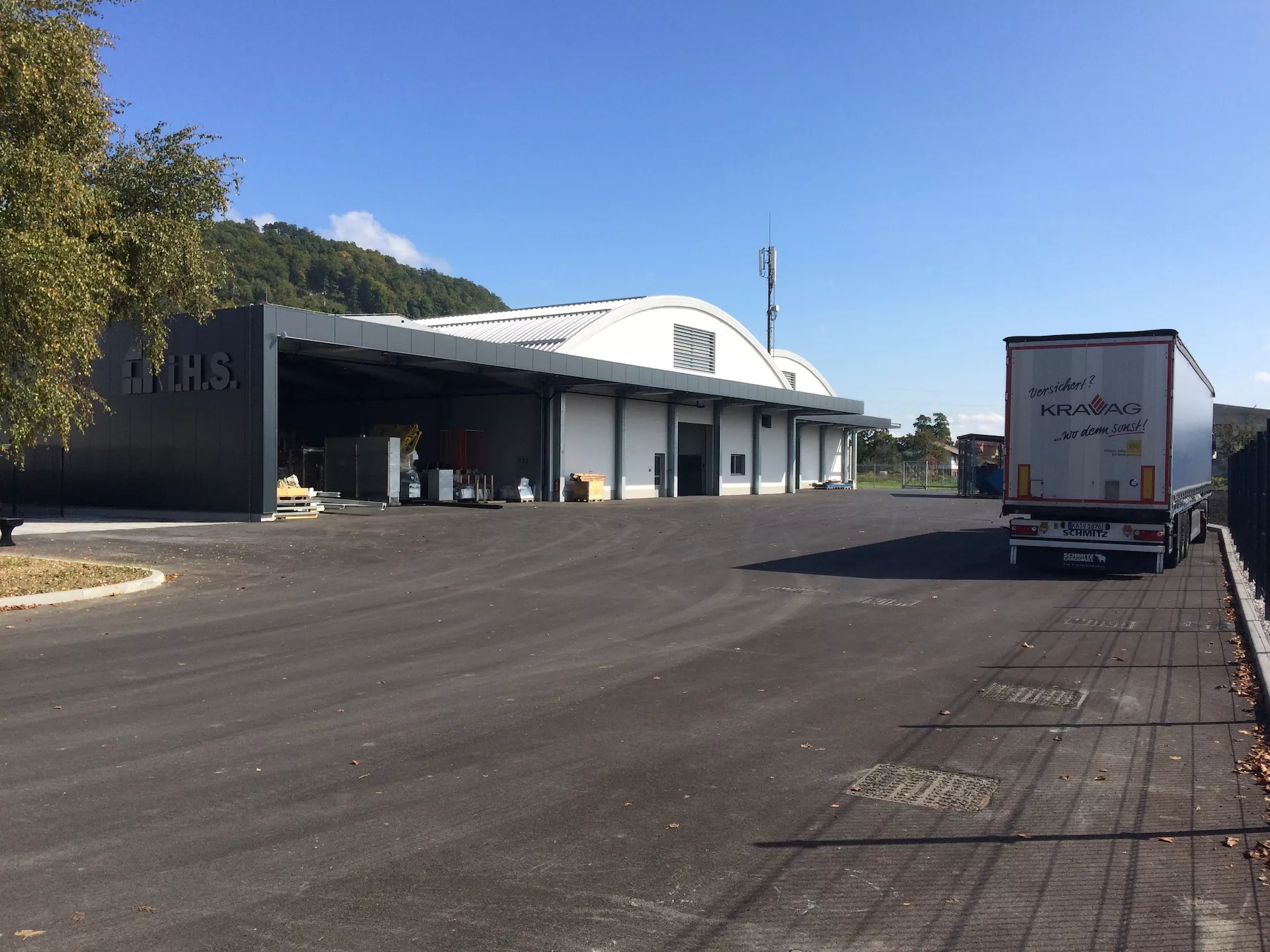 Logistični center I.H.S.