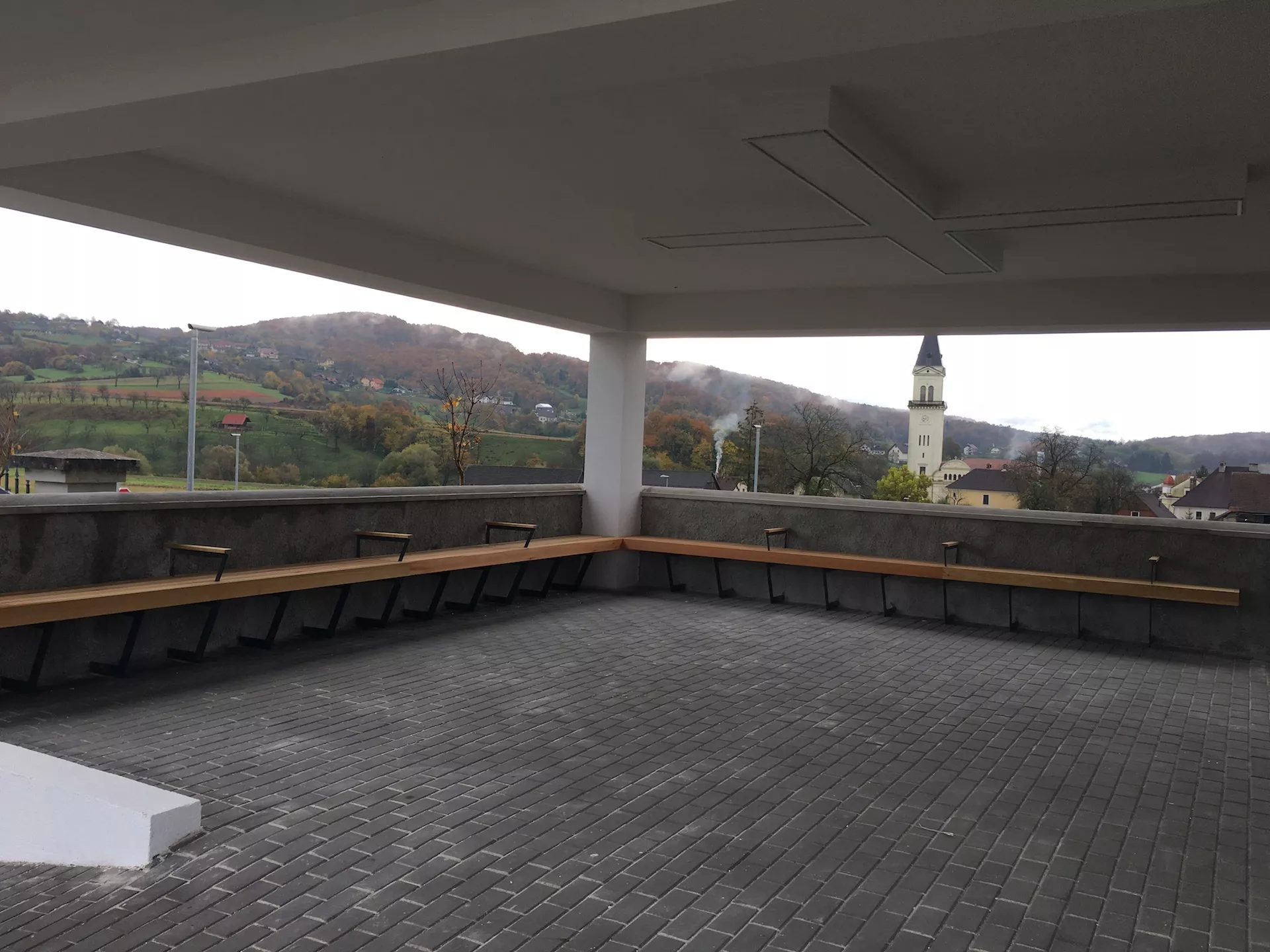 Poslovilni objekt v Šmarjeti, Šmarješke toplice