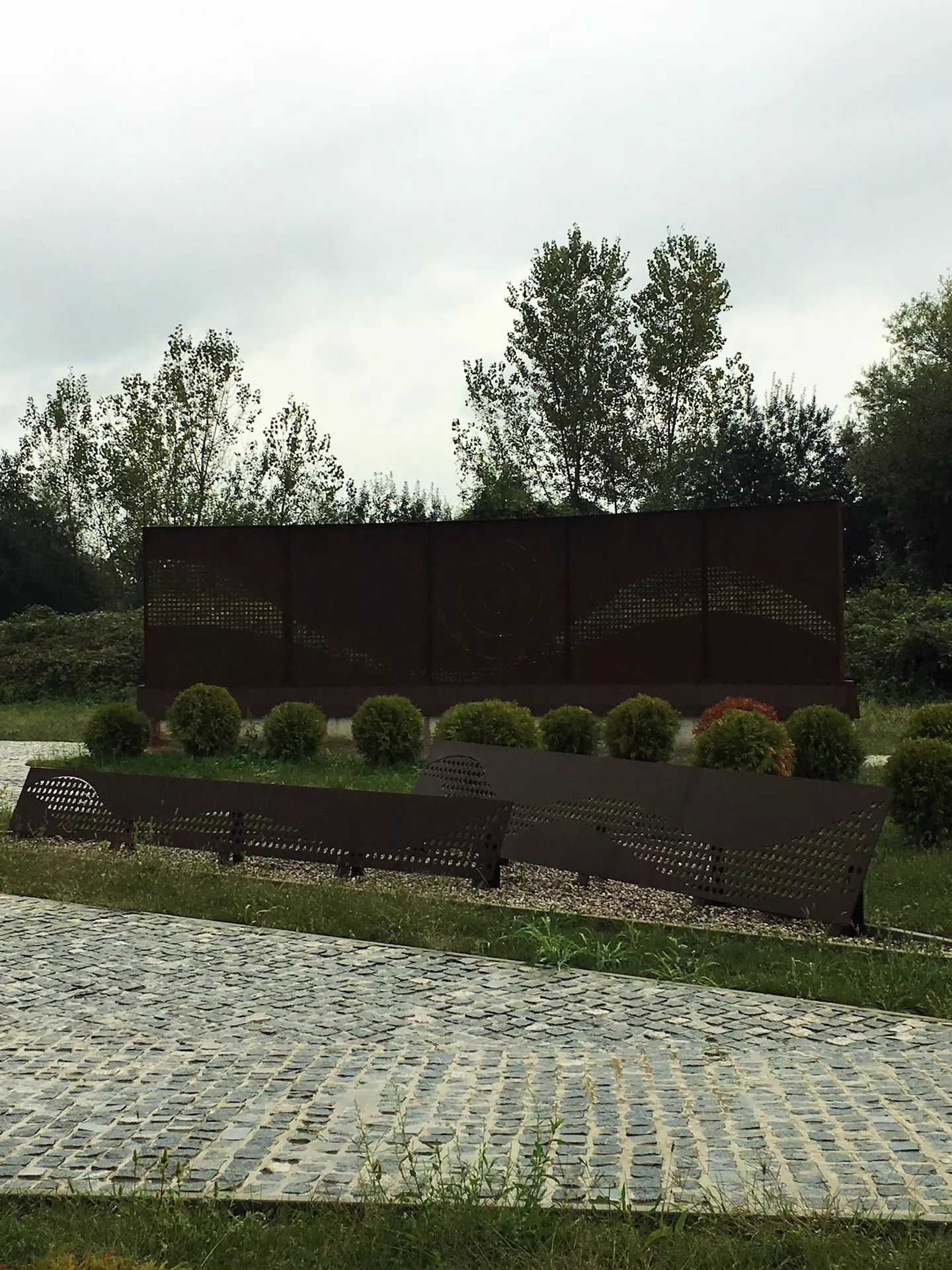 Prostor za raztros pepela na pokopališču Krško