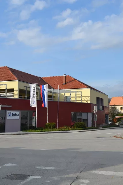 Stanovanjsko-poslovni objekt Arh