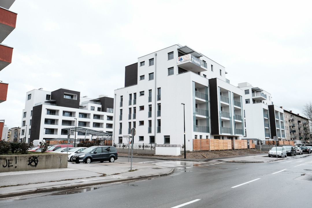 Stanovanjsko-poslovni objekt Zelene Jarše