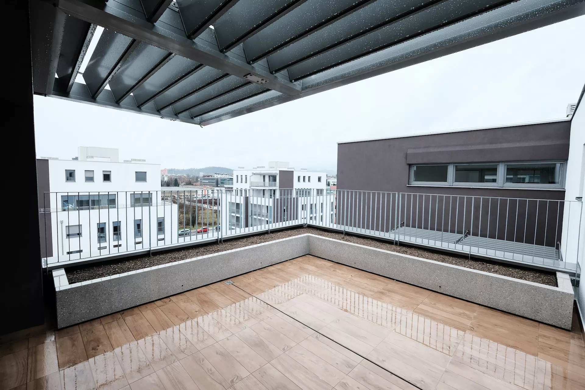 Stanovanjsko-poslovni objekt Zelene Jarše