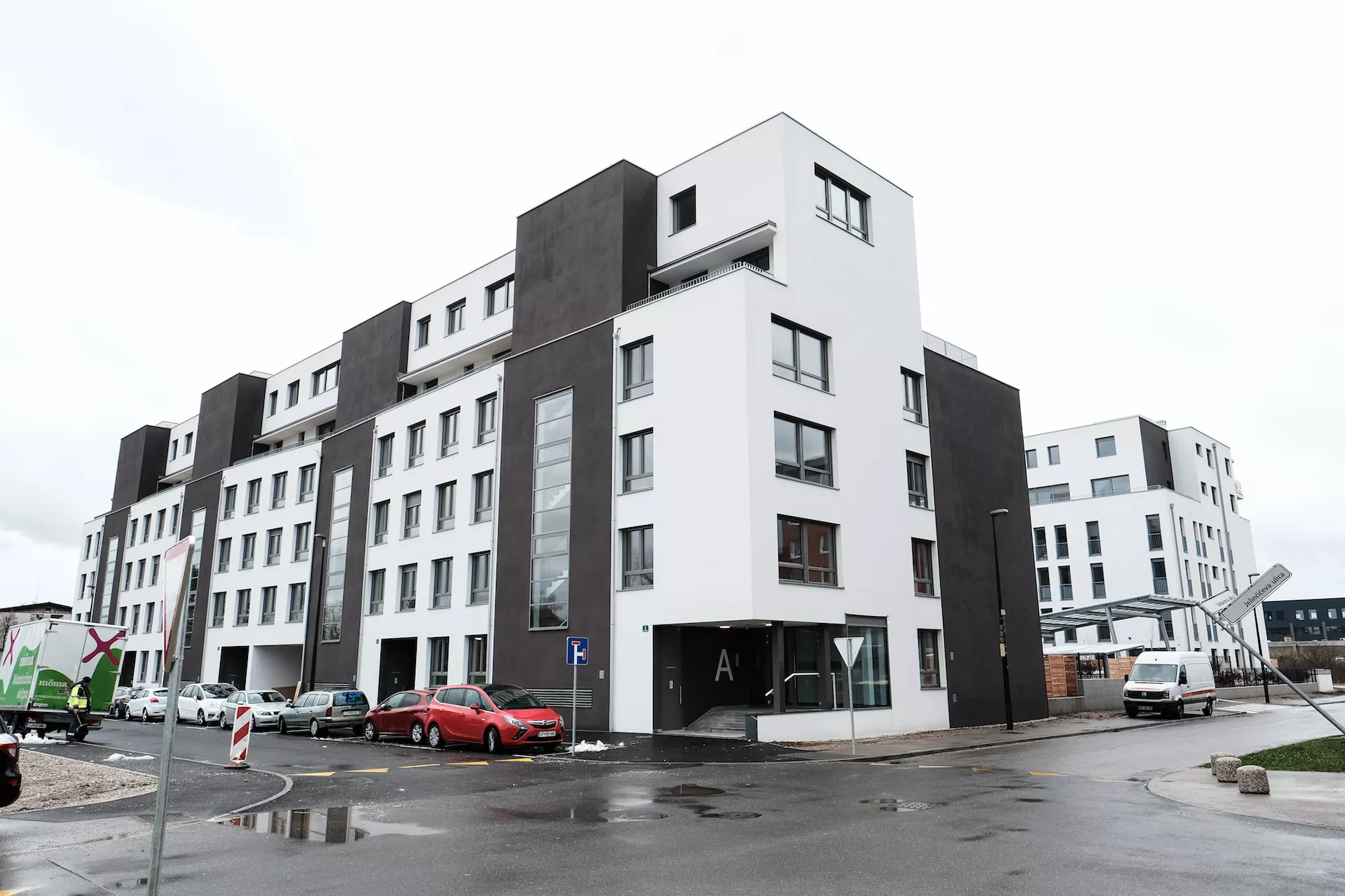 Stanovanjsko-poslovni objekt Zelene Jarše