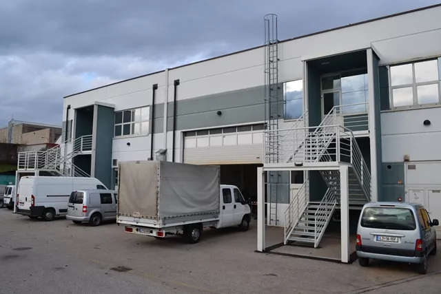 Ureditev vhoda in dozidava požarnih stopnišč, poslovni objekt na CKŽ 135 e