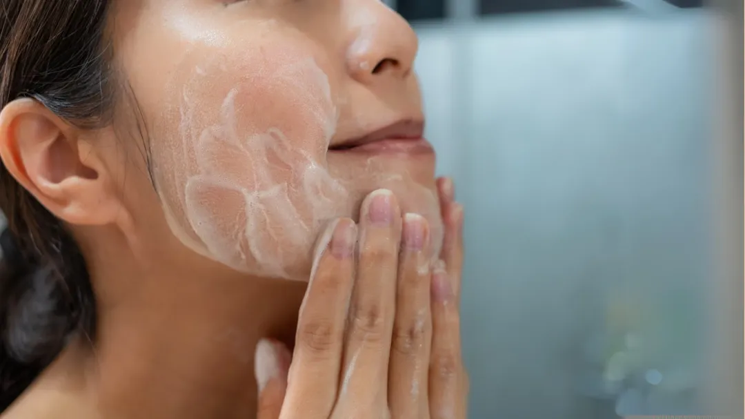 Čistilci, maske in hidrolati