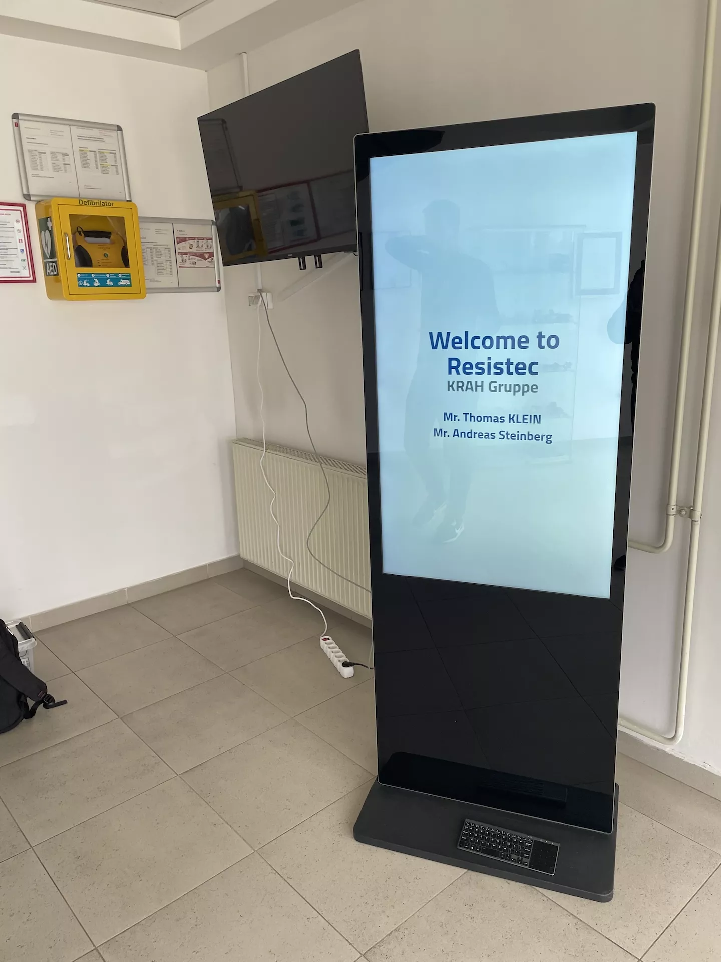 Display Vertical Indoor Slim