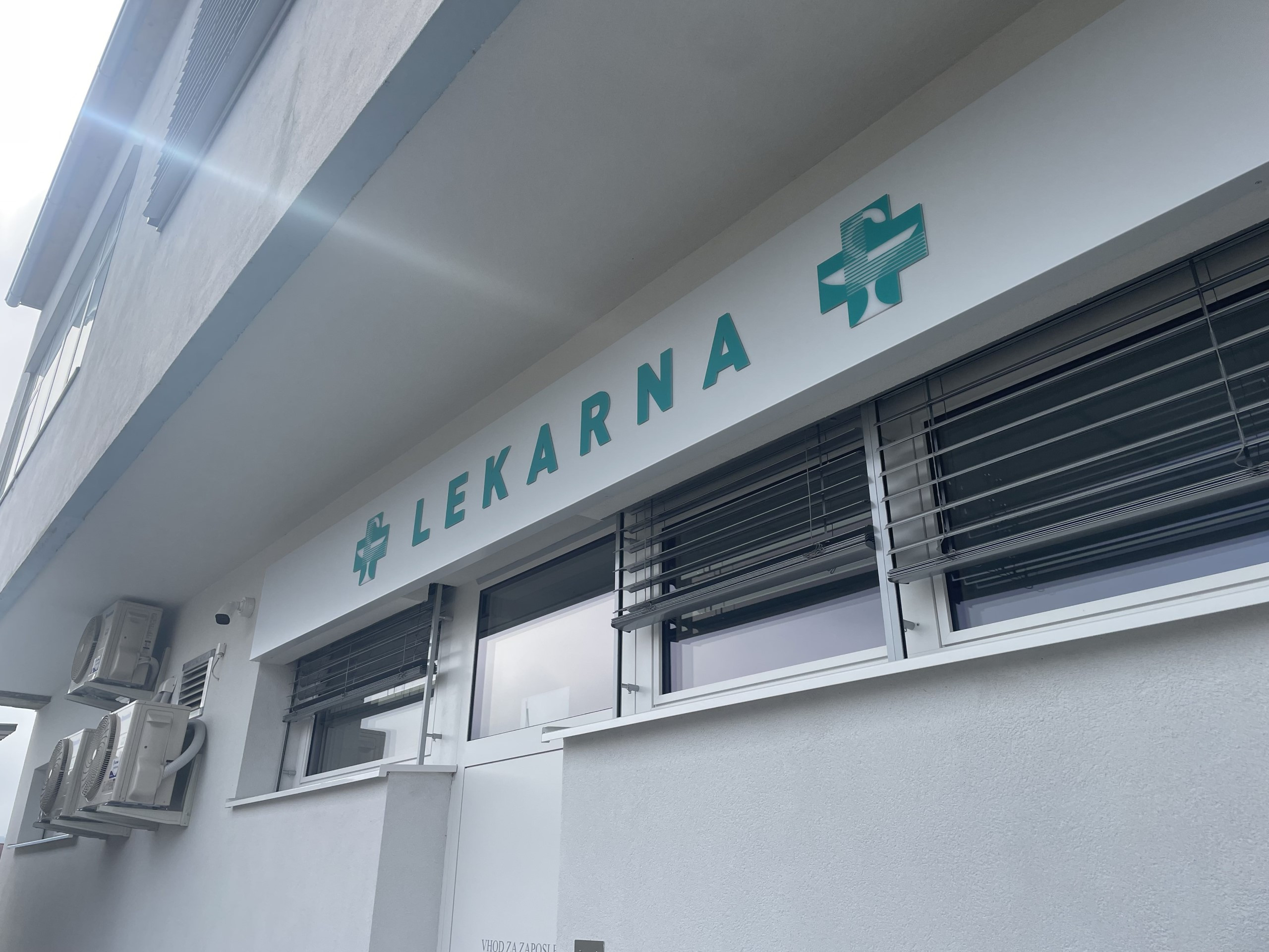 Lekarna Brežice - Trnje z novim Litesign napisom