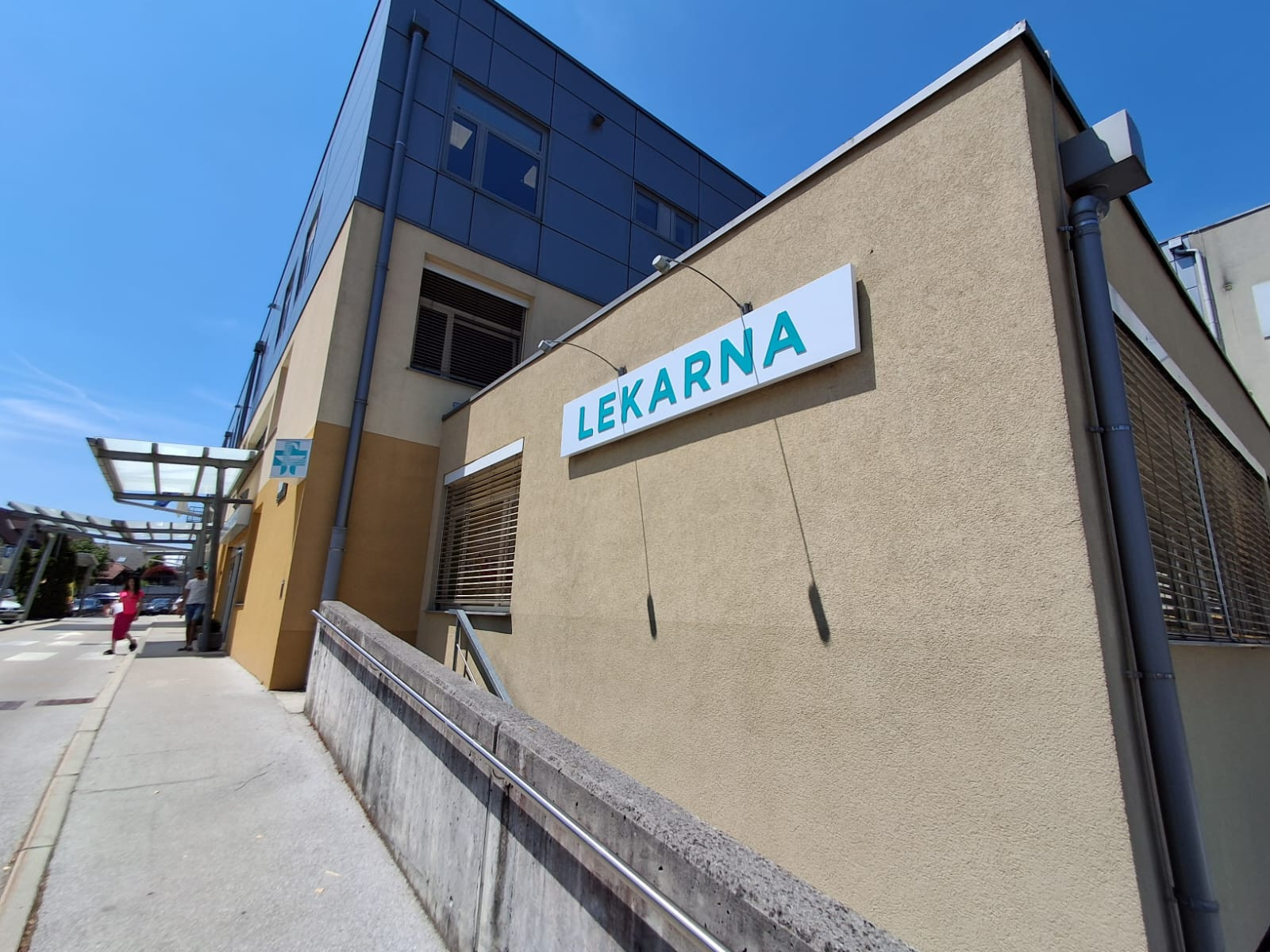 Nesvetlobna tabla Lekarna Trebnje