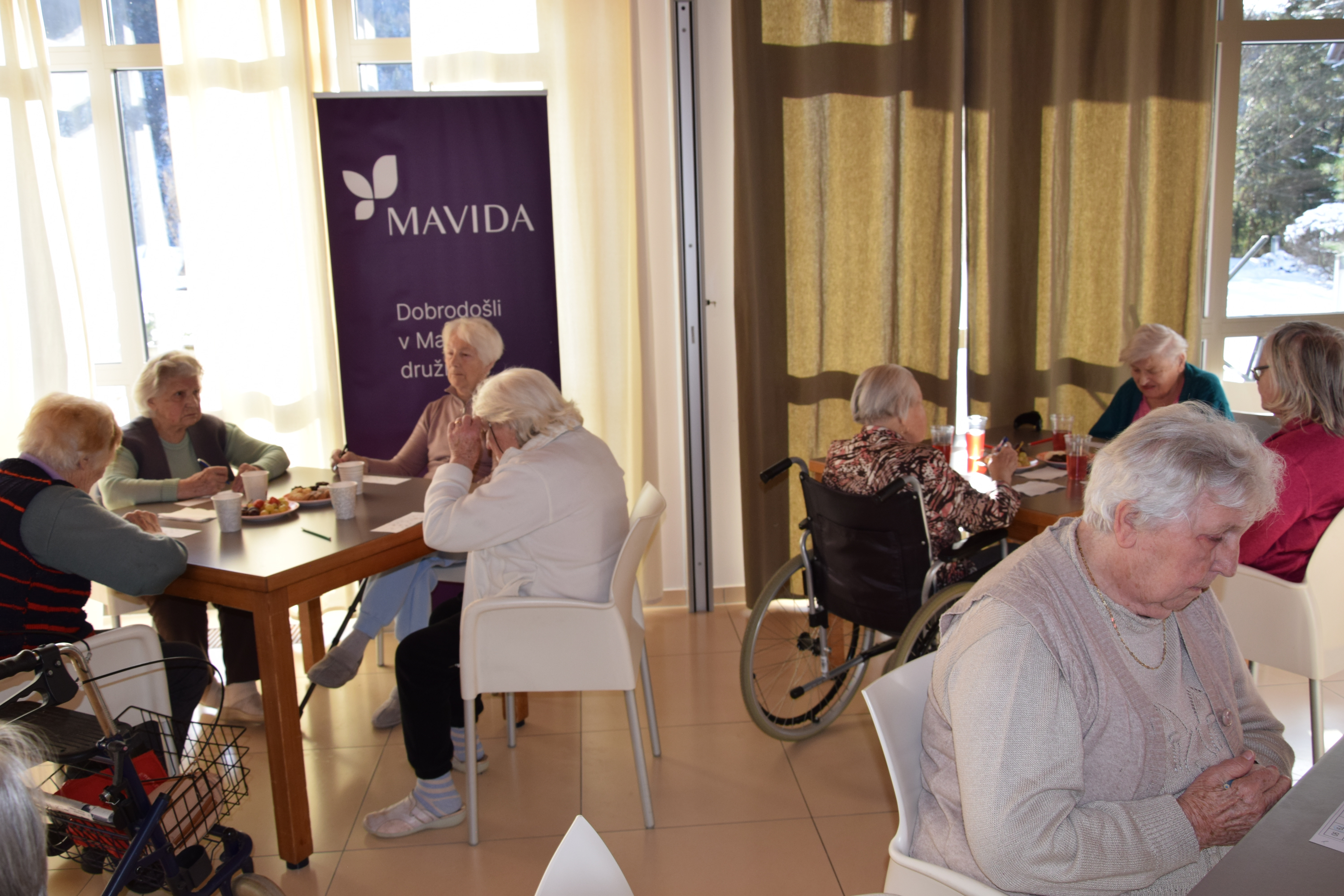 Božična tombola v avli