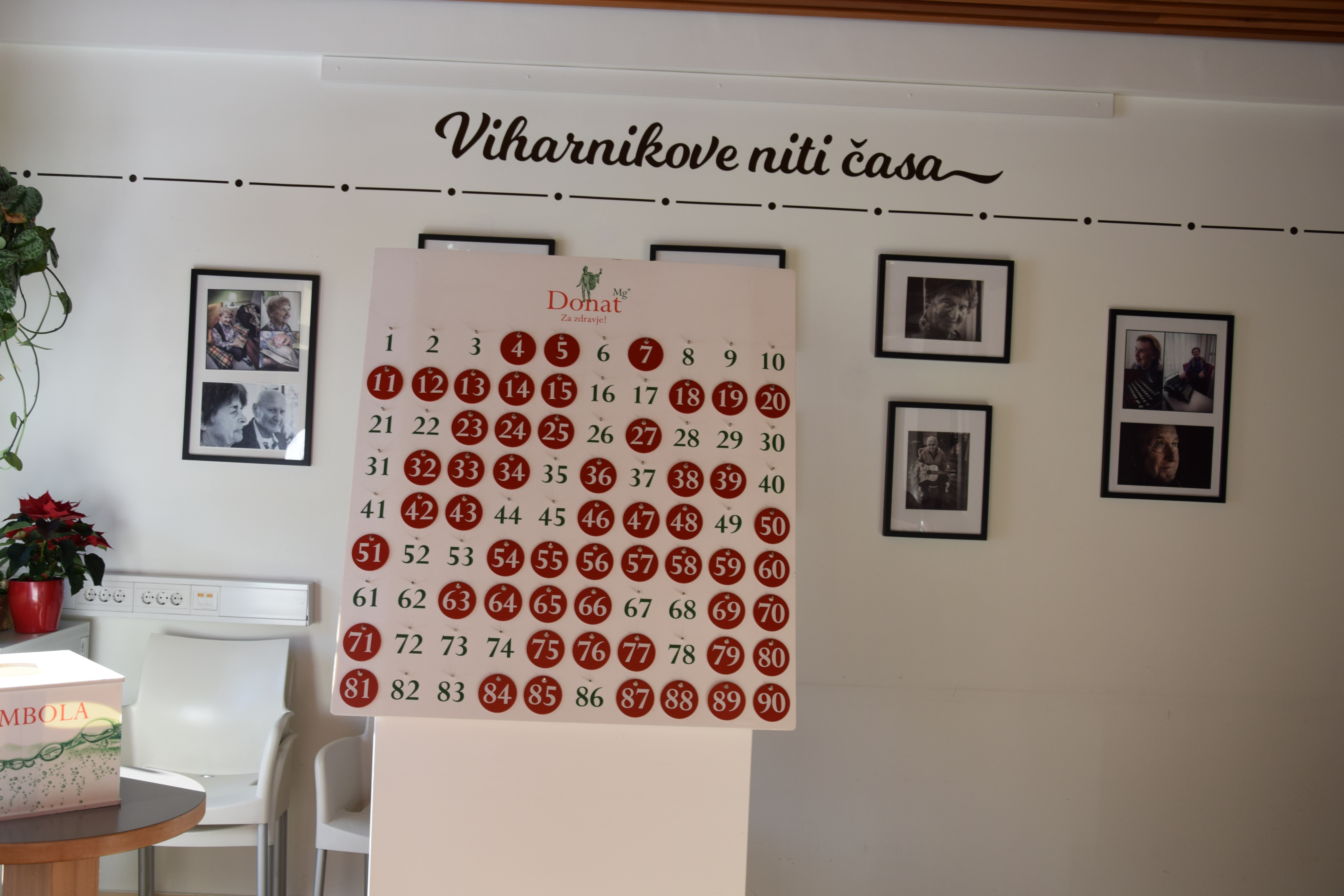 Božična tombola v avli