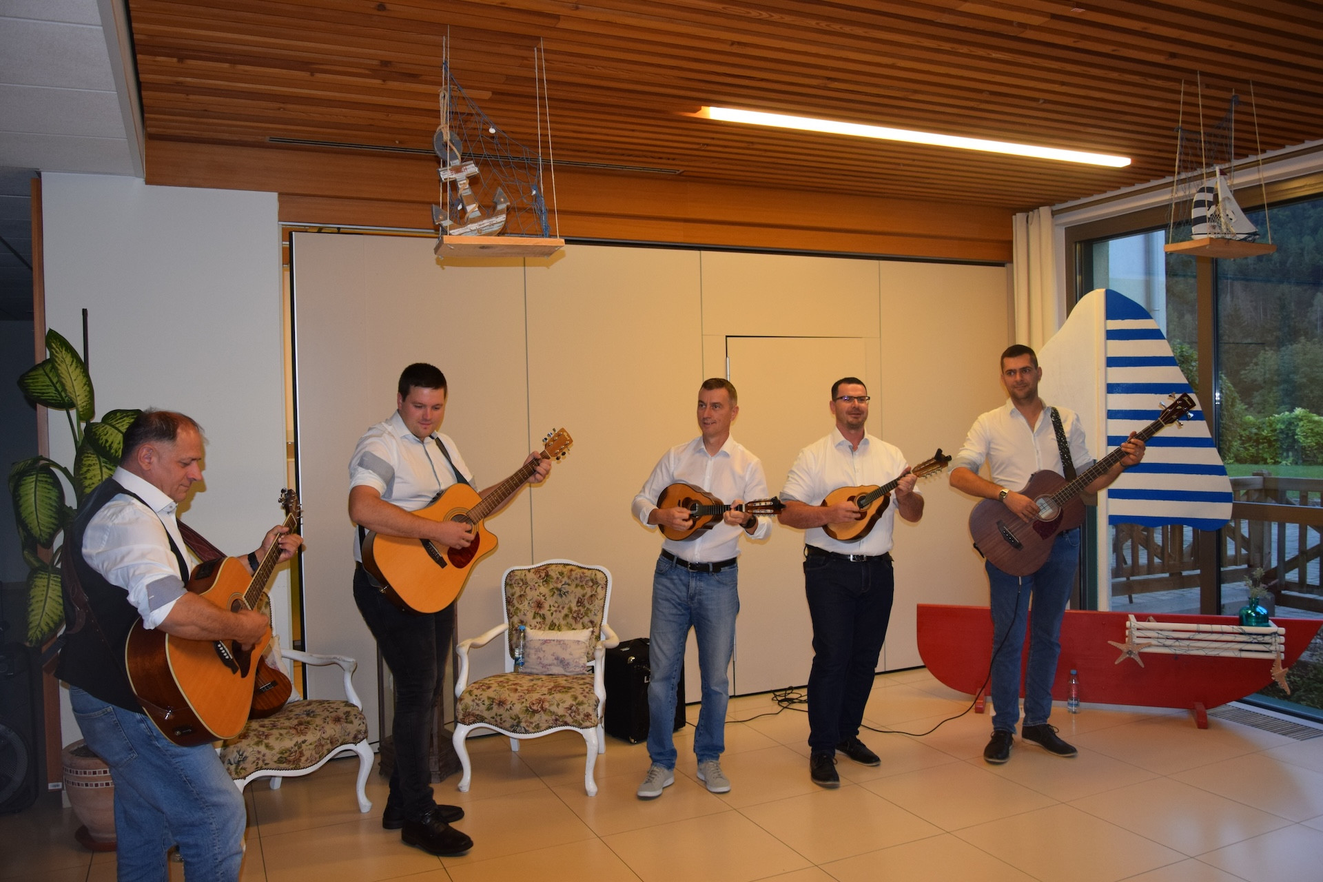 Dalmatinski večer s klapo Gallus v avli