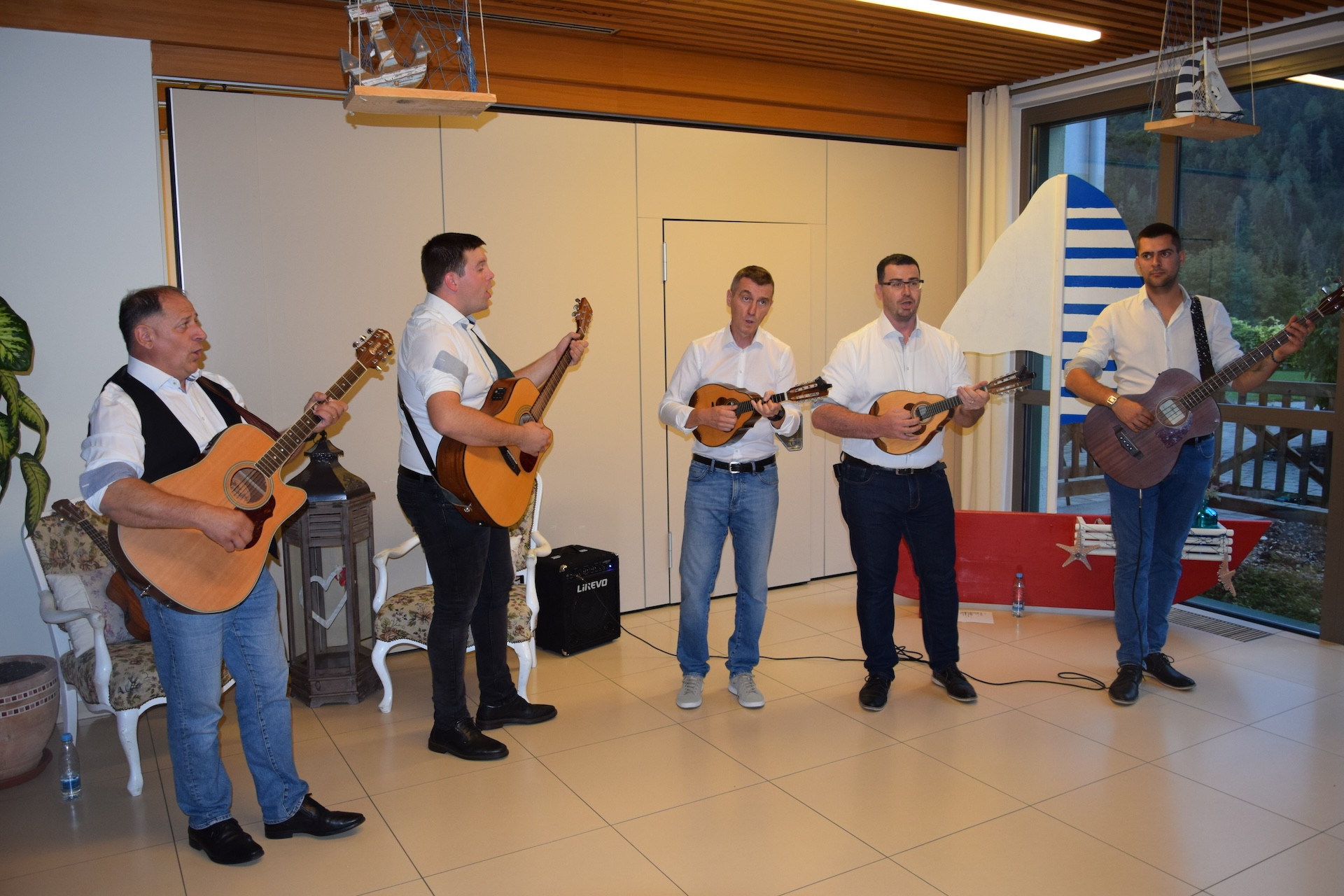 Dalmatinski večer s klapo Gallus v avli