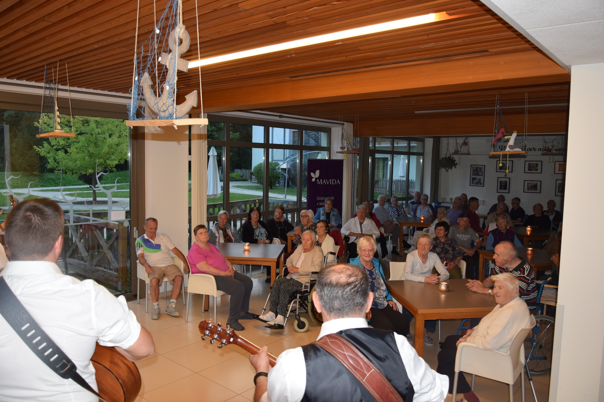 Dalmatinski večer s klapo Gallus v avli