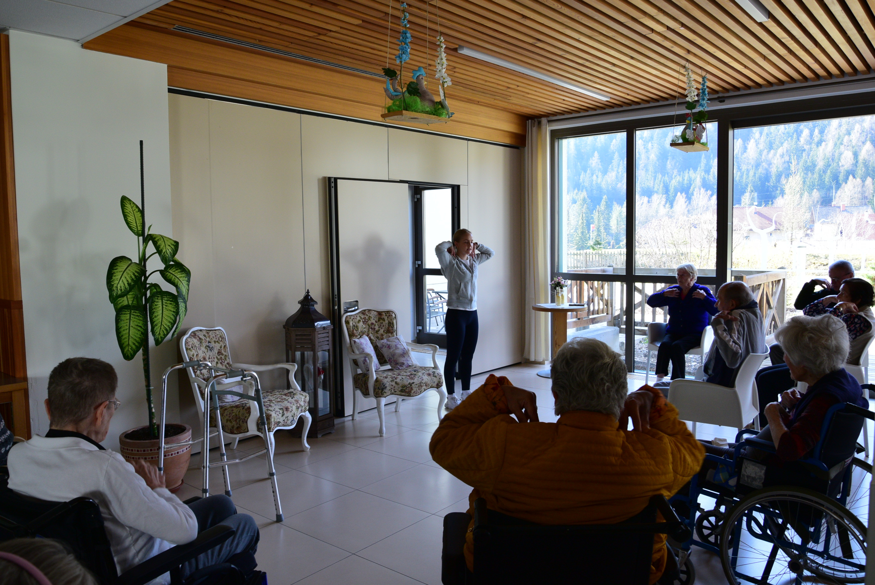 Dan gibanja: Telovadimo skupaj v avli