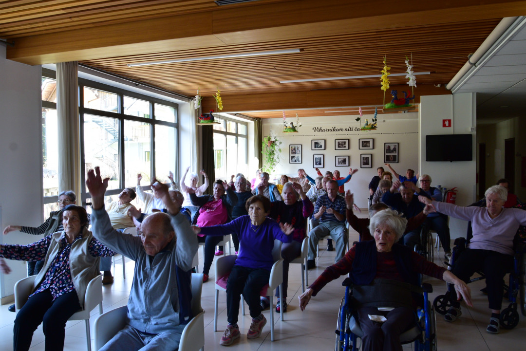 Dan gibanja: Telovadimo skupaj v avli