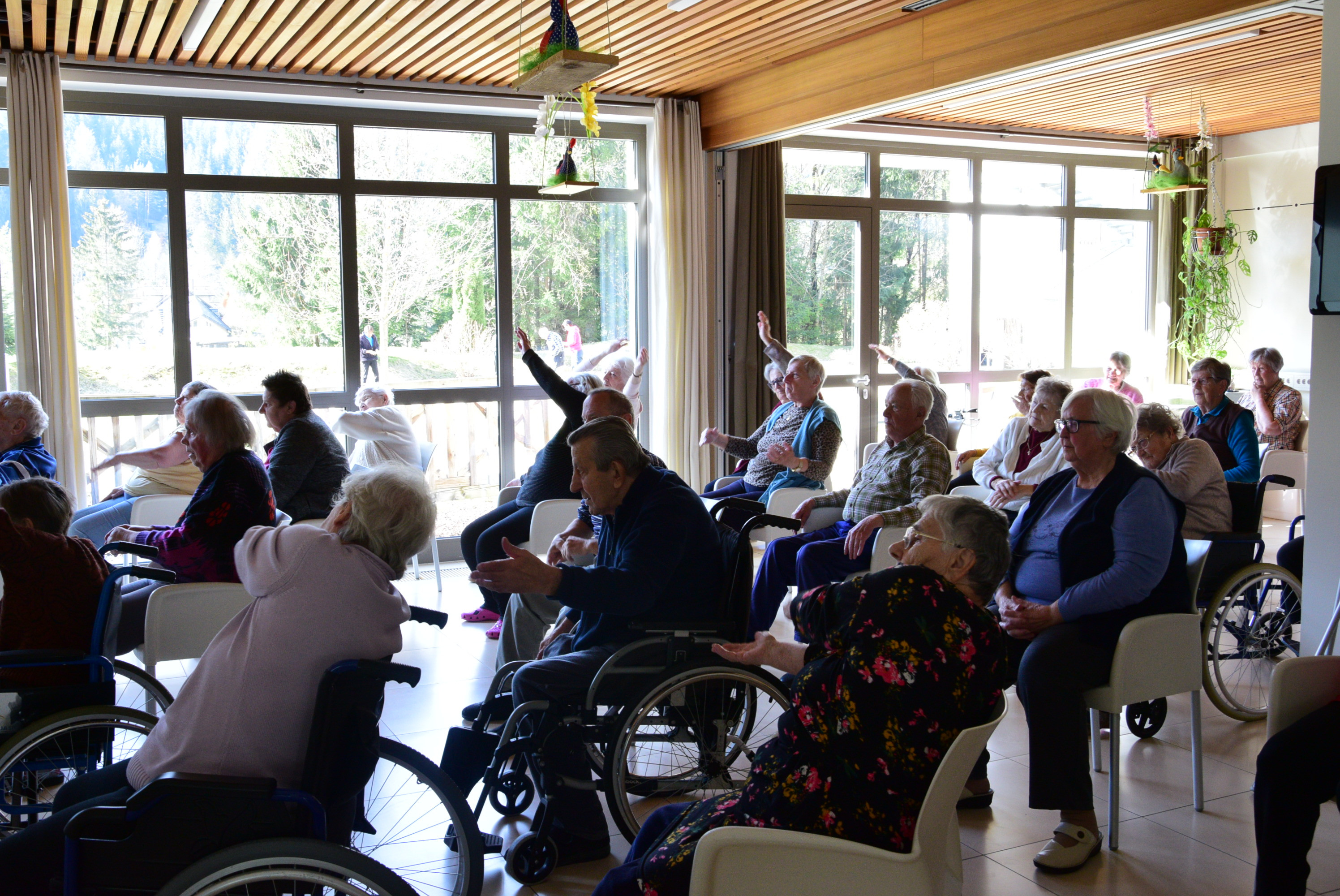 Dan gibanja: Telovadimo skupaj v avli