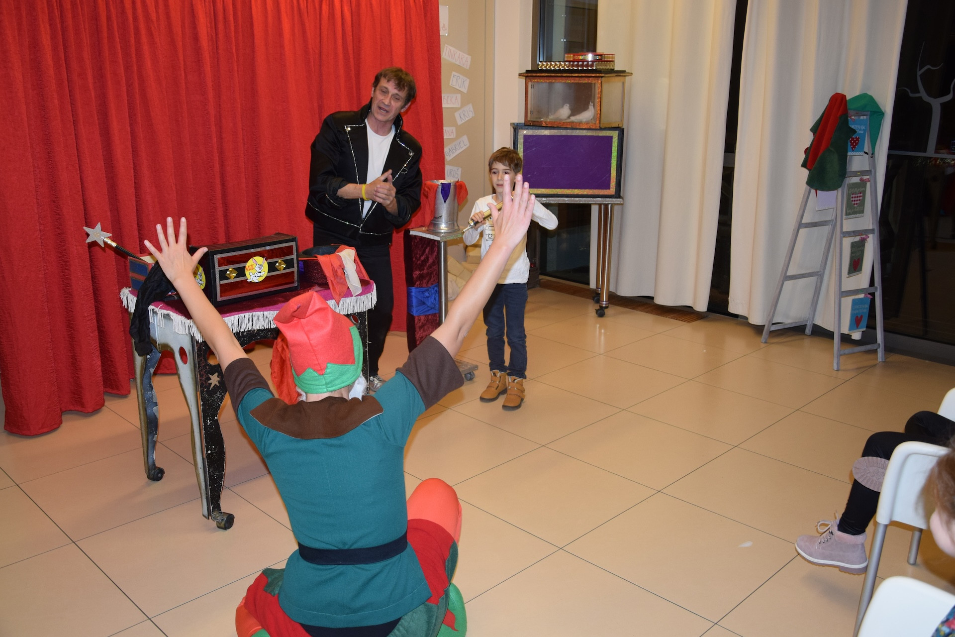 Dedek Mraz prišel je med nas