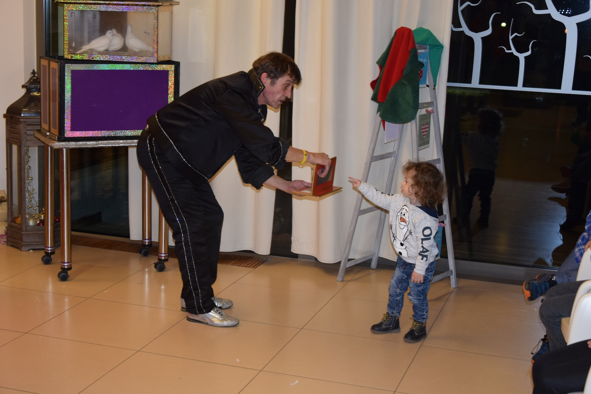 Dedek Mraz prišel je med nas