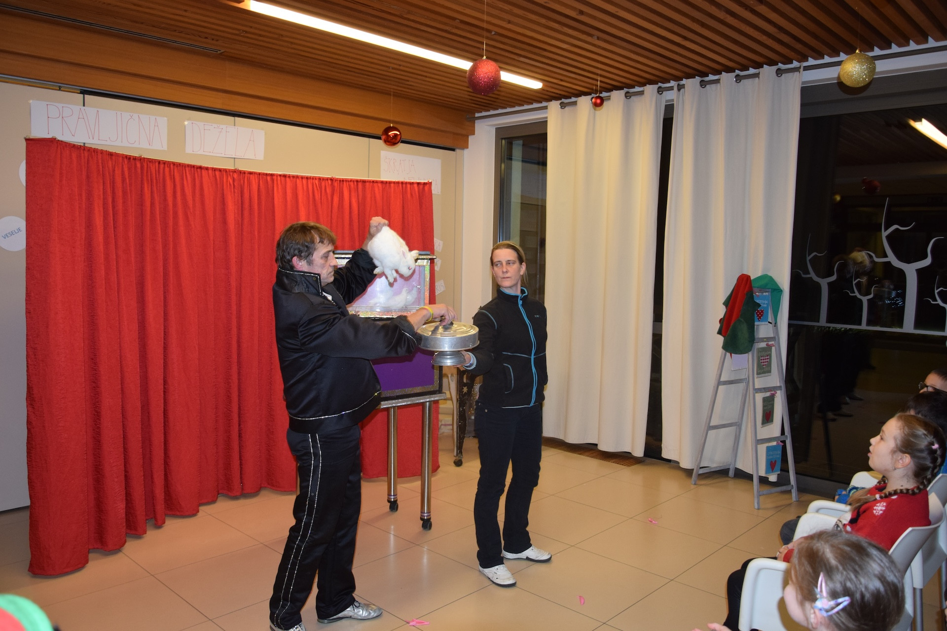 Dedek Mraz prišel je med nas