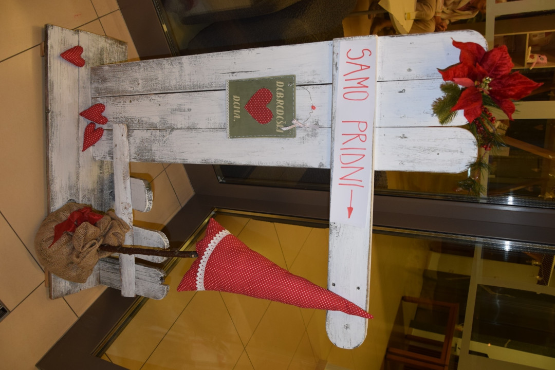 Dedek Mraz prišel je med nas